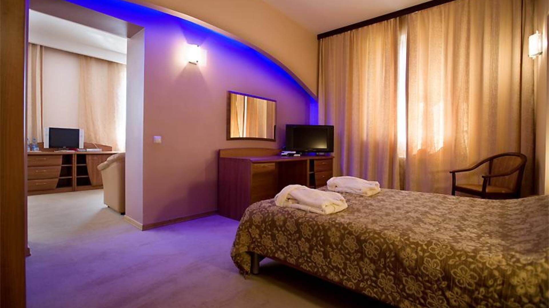 Полулюкс 2-4 местный 2-комнатный